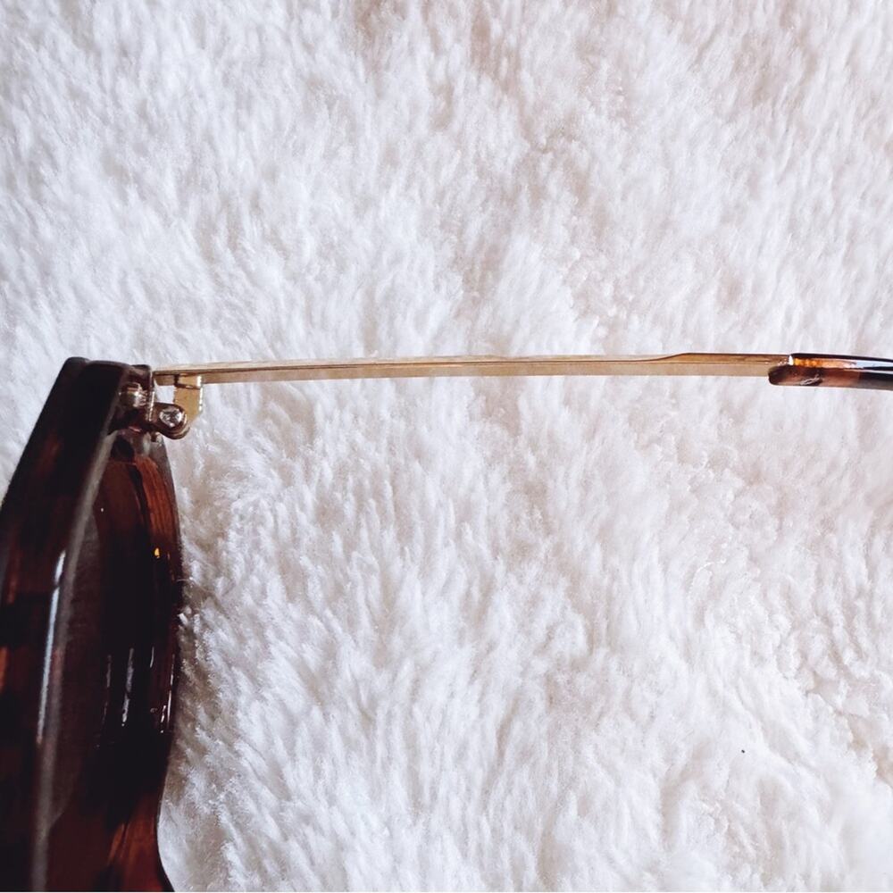 Clarissa Tortoise Brown Oversized Sunglasses - Picture 9 of 15